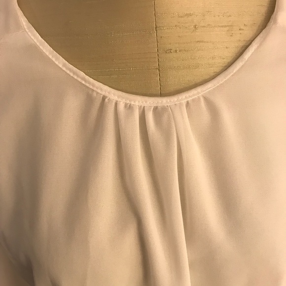 Converse chiffon gold studs on shoulders - Picture 5 of 6